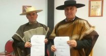 Alcalde de Cochrane firmó carta de compromiso para reafirmar su apoyo al rodeo Alcalde de Cochrane firmó carta de compromiso para reafirmar su apoyo al rodeo