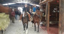 Alumnos del Instituto Federico Errázuriz aprendieron de rodeo y del Caballo Chileno en La Capellanía Alumnos del Instituto Federico Errázuriz aprendieron de rodeo y del Caballo Chileno en La Capellanía