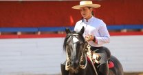 Josefina Easton y Luis Gerardo Soto lucieron a Sádico y Súper Muñeco en la Rienda de Pemuco Josefina Easton y Luis Gerardo Soto lucieron a Sádico y Súper Muñeco en la Rienda de Pemuco