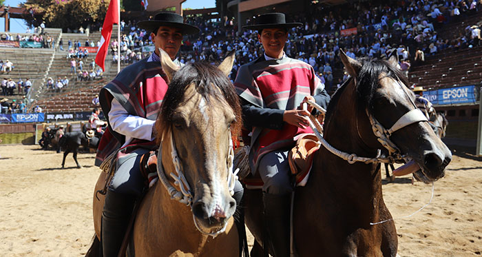 Agua de los Campos y Maquena lideró el paseo de los campeones de la Serie Criaderos