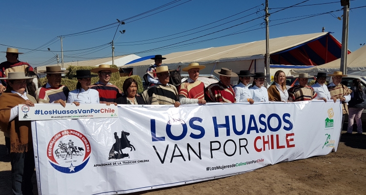 Amazonas de la Tradición Chilena entregaron aporte a Campaña Los Huasos Van por Chile