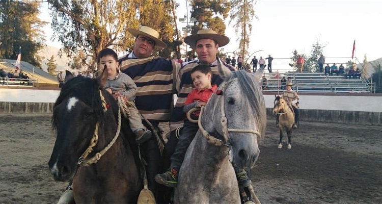 Peleco dominó el Rodeo para Criadores de Cordillera y celebró en familia durante Fiestas Patrias