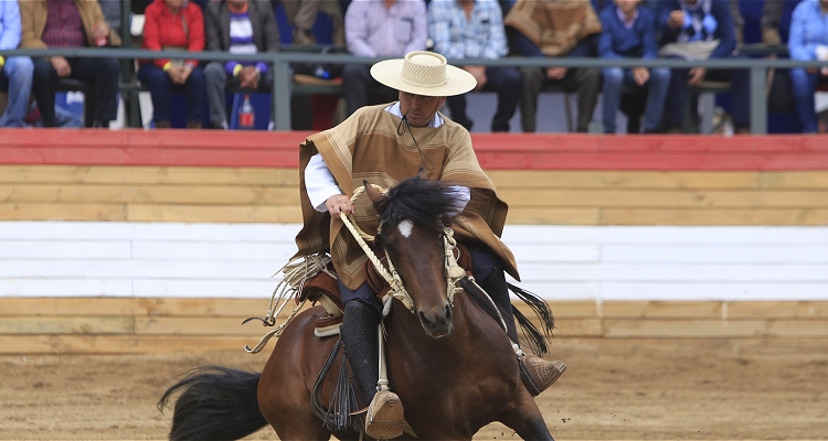 Luis Gerardo Soto le hizo el primer requisito a Santa Elba Gavilán