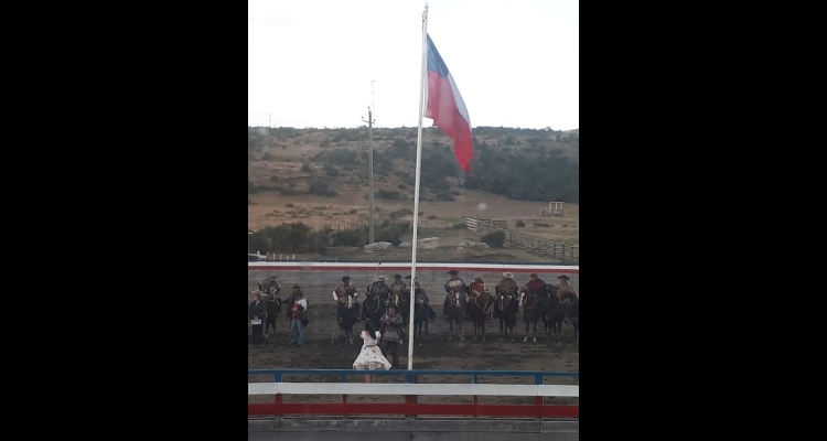 Alberto Vargas y Julio Soto festejaron en Rodeo Libre del Club Punta Arenas