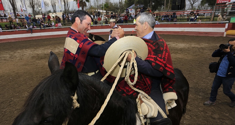 Recuerdos de Fiestas Patrias: Valencia y Ramírez, monarcas de Rodeos de los Campeones