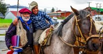 El final de la travesía de Andrés Montero en Puerto Williams El final de la travesía de Andrés Montero en Puerto Williams