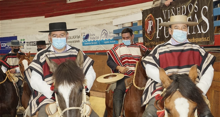 Poco a Poco de Lanco logró un aplaudido triunfo gracias a la faena de los amigos Velásquez y Clavel