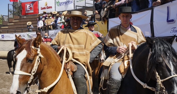 Palmas de Peñaflor se quedó con una emotiva Serie Criadores en La Serena