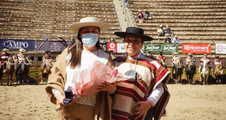 Anahí Cárdenas fue galardonada durante la Serie Promocional Femenina