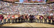 Ex presidentes de la Federación del Rodeo recibieron el cariño de la Monumental Ex presidentes de la Federación del Rodeo recibieron el cariño de la Monumental