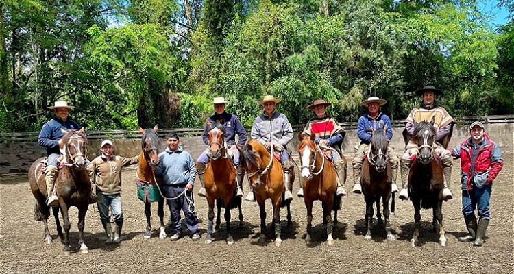 Vista Volcán celebró en Río Bueno de la mano de Juan Carlos Loaiza y José Armando León