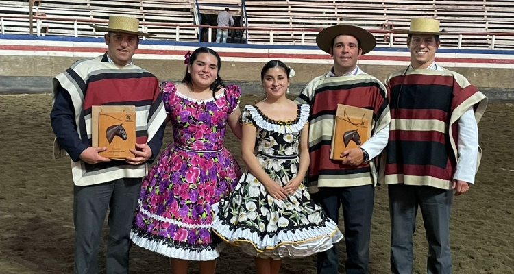 Los Moreno armaron la fiesta en el Provincial de la Asociación Talagante