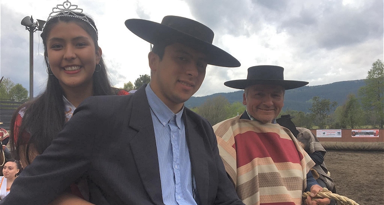 Calicanto y Chapeado siguen entregando alegrías a Santa Elba de la mano de los Poblete