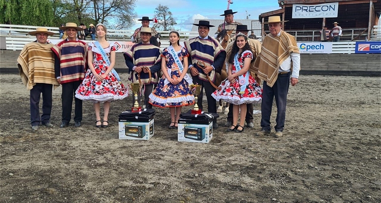 San Manuel de la Punta viajó a Loncoche y completó a sus yeguas regalonas