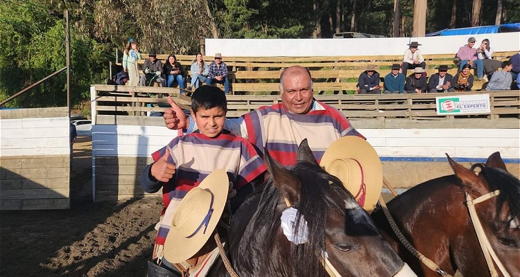 Rufino Hernández y su hijo José Francisco completaron a los potros del Criadero Millalonco