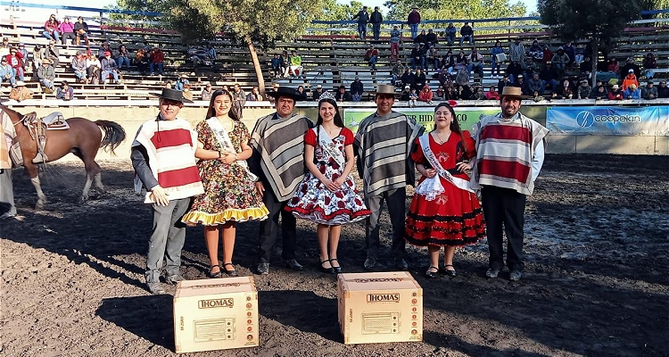 Santa Eliana tuvo un fin de semana soñado de la mano de Javier Pezoa y Cristián Flores