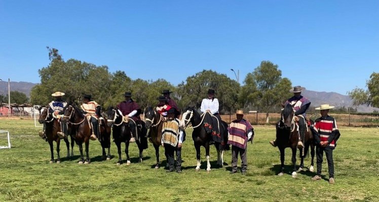Criadores de Limarí tuvieron muy buena recepción en Liceo Agrícola "Tadeo Perry Barnes" de Ovalle