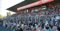 Palmas de Peñaflor se presentó con gran exito en el Estadio Municipal de Linares Palmas de Peñaflor se presentó con gran exito en el Estadio Municipal de Linares