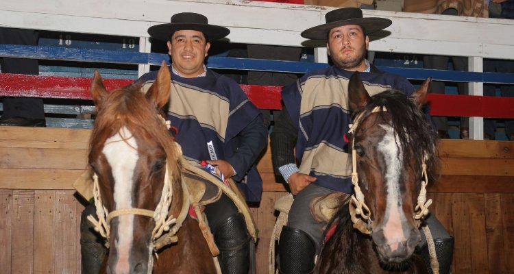 Los chilotes Claudio Paredes y Juan Carlos Ojeda dieron la sorpresa en la Serie Potros