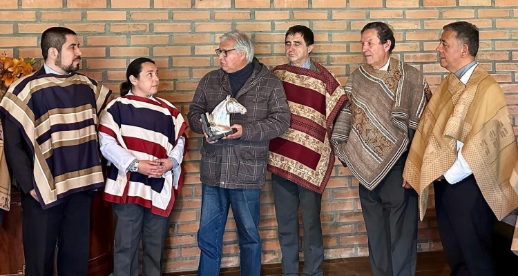 Senador Gastón Saavedra compartió conversación sobre el caballo chileno y las tradiciones en Collipulli