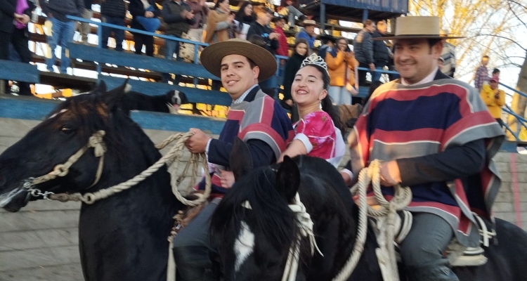 Criadero Santa Bárbara de los Guaicos se hizo fuerte en Molina y ganó un competitivo rodeo