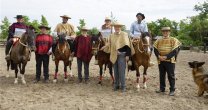 Ronaldo Kreusch compartió conocimientos en charla de trabajo de caballos para la Rienda