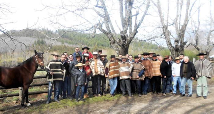 Criadores de Cauquenes disfrutaron de una cabalgata por bellos paisajes