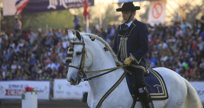 Exitoso y aplaudido debut de la Escuela del Arte Ecuestre en XXIII Semana de la Chilenidad