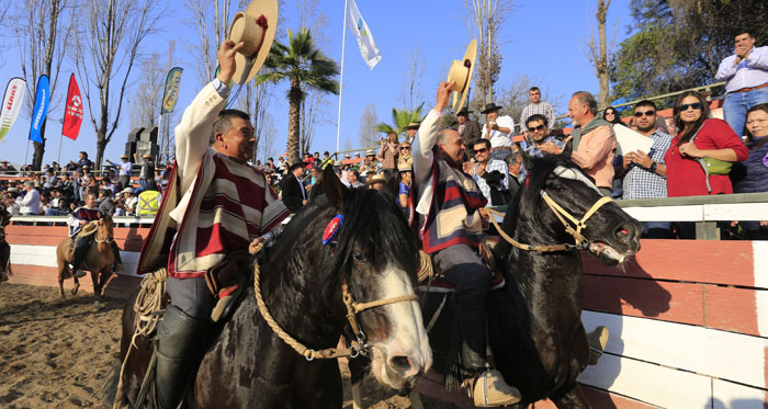 El Sacrificio y Millalonco arremetieron para ganar el Para Criadores de la Chilenidad