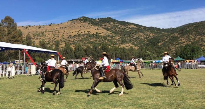 Amazonas del Rodeo Chileno se presentarán en Medialuna de Longaví