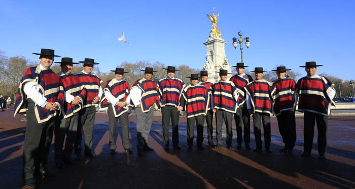 Palmas de Peñaflor fue recibido en las caballerizas y cocheras de Buckingham