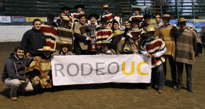 Rama de rodeo de U. Católica tiene remate online para financiar Nacional Universitario