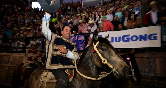 Gustavo Valdebenito se transformó en el primer Hijo Ilustre de Contulmo