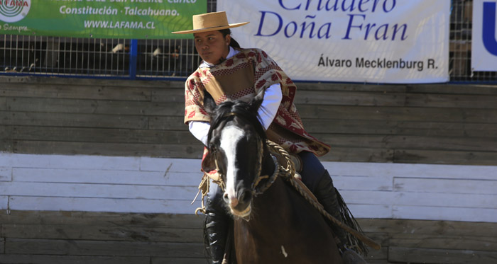 Marta Hernández y Hugo Navarro se titularon campeones de la rienda en el Nacional Universitario