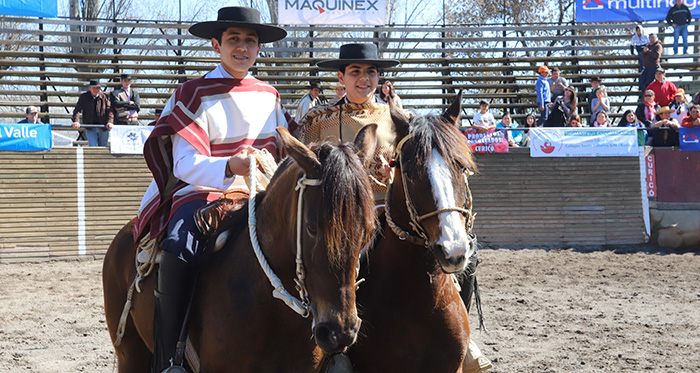 Fernando Ramírez y Juan Pablo Belmar encabezaron a los primeros premiados en Curicó