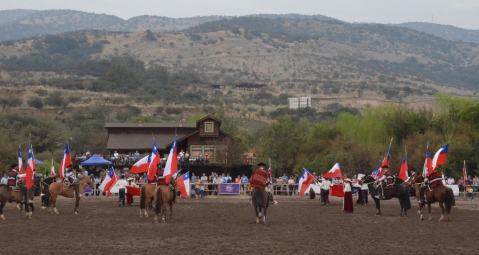 Lo Barnechea y Colina partieron con los festejos de Fiestas Patrias