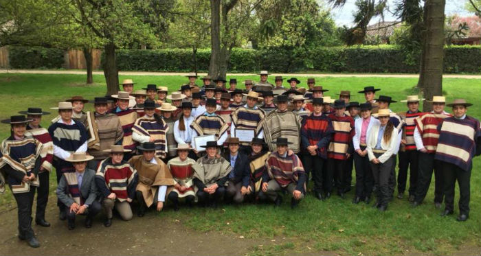 Gustavo Valdebenito entregó sus conocimientos a entusiastas alumnos de la Escuela Agrícola de Duao