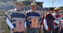 Gustavo y Rubén Valdebenito recibieron homenaje en el Rodeo para Criadores de Collipulli Gustavo y Rubén Valdebenito recibieron homenaje en el Rodeo para Criadores de Collipulli