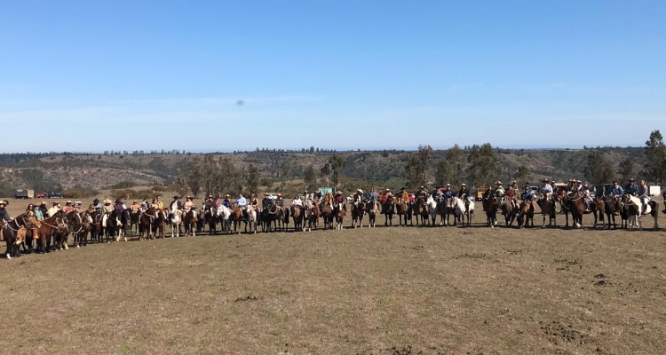 La familia disfrutó en la cabalgata de las Asociaciones Casablanca y Melipilla