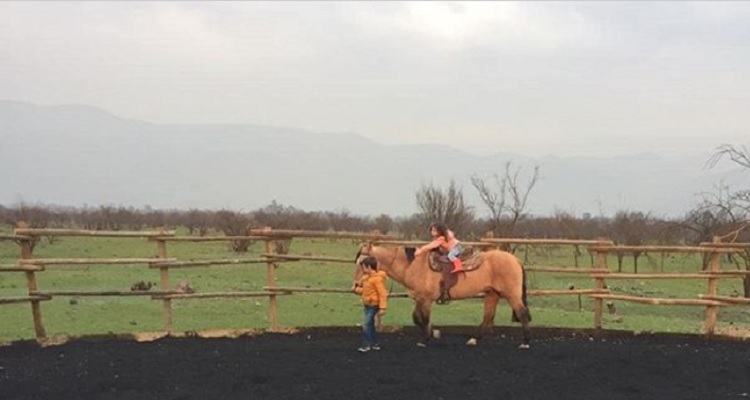 La Manada ofrece curso de equitación chilena de campo para niños