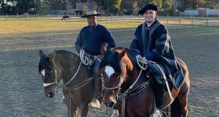 TNT Sports destacó la pasión del jugador de Colo Colo Leo Gil por los caballos y el rodeo