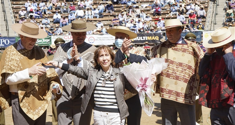 Julia Reuque Herrera y su merecido reconocimiento: