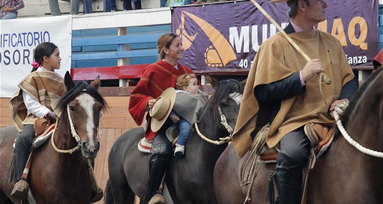 María de los Angeles Muñoz obtuvo el primer requisito en la Rienda montando a Esperto