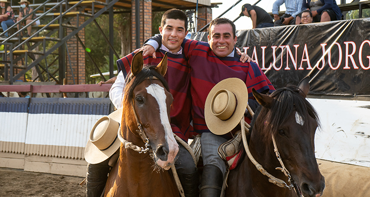 Los Campeones en Collipulli: El rodeo da sorpresas muy gratas