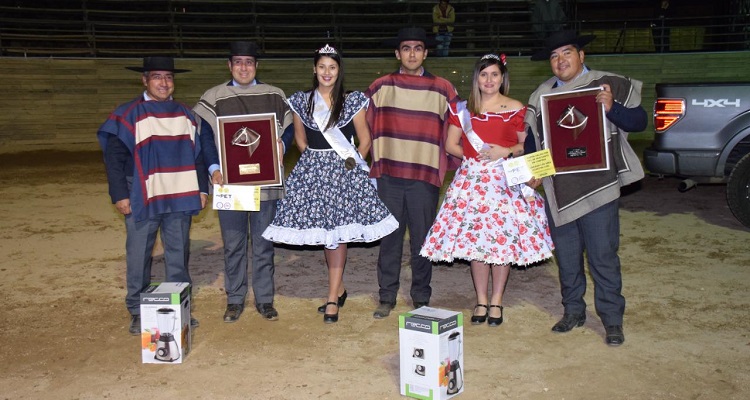 Pino y Pinto ganaron rodeo del Club Navidad y quedaron a un punto de completar