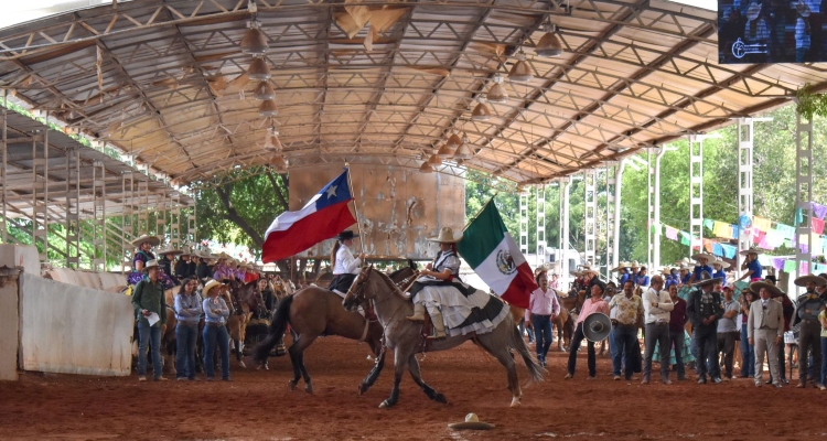 Otra experiencia histórica: Las Amazonas disfrutaron del Congreso de la Mujer de a Caballo