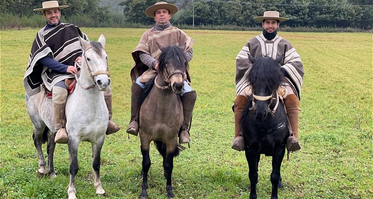 Francisco Reveco arribó a Manquicuel: 