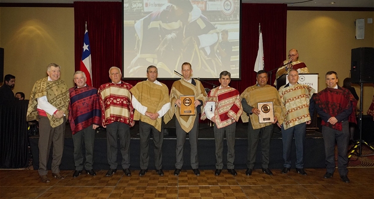 Federación del Rodeo Chileno se vistió de gala para premiar a su Cuadro de Honor