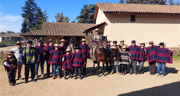 Escuadra Ecuestre del Club Carampangue se empapó de la experiencia de Palmas de Peñaflor