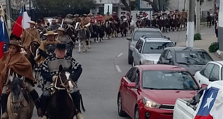 Cabalgata familiar por la defensa de las tradiciones de Peñaflor fue todo un éxito